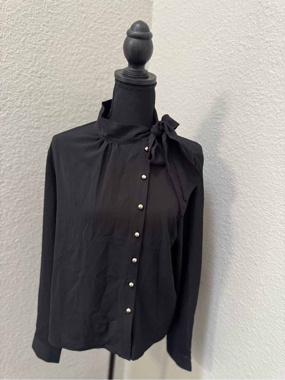 Black Long-Sleeve Bow Neck Blouse - Elegant Button Front